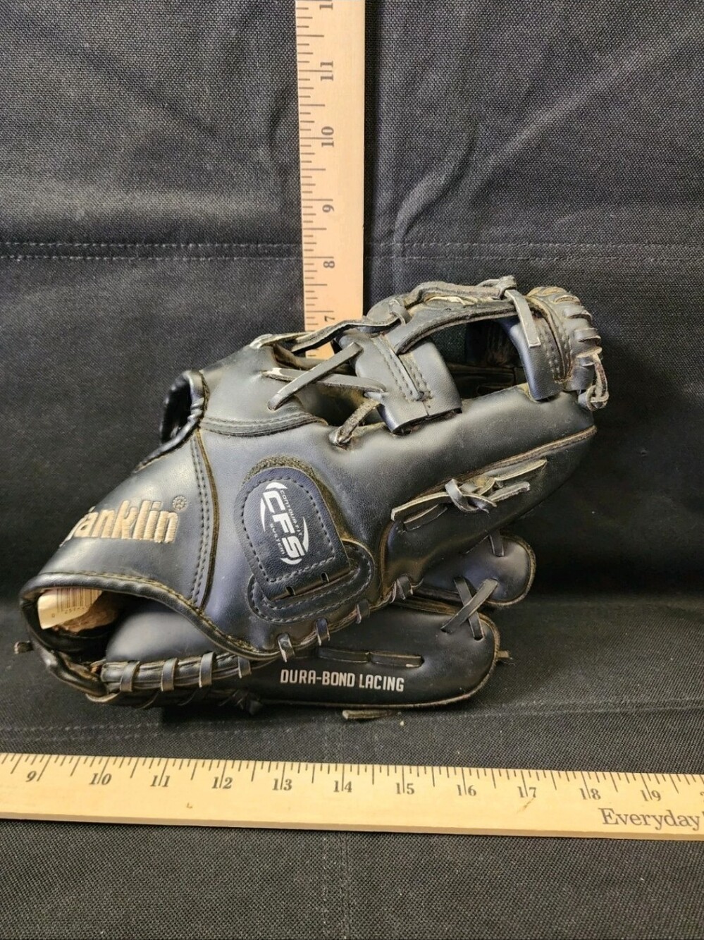Franklin Sports Field Master Baseball/Softball Glove Field Master 22612-11in LH